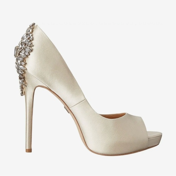Badgley Mischka Kiara Peep Toe Platform Heel in Ivory Satin NIB - Picture 3 of 8